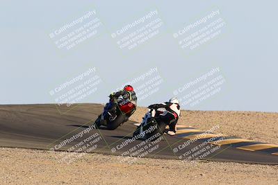 media/Mar-26-2022-CVMA (Sat) [[4461a8f564]]/Race 12 Amateur Supersport Middleweight/